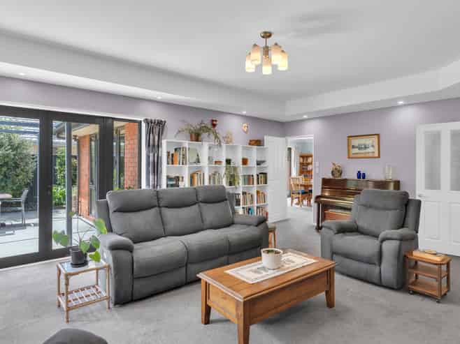 5 Rooney Place, Aidanfield