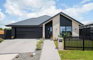 32 Oralee Terrace, Peacocke