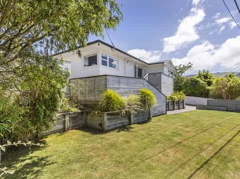 96 Warwick Street, Wilton