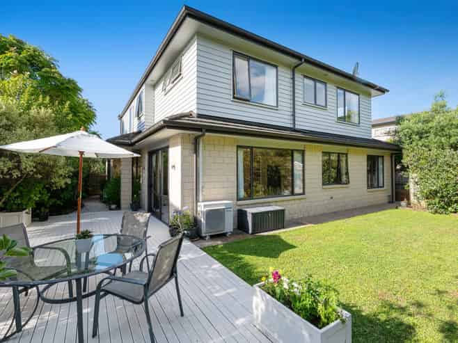 22 Bur Oak Terrace, Schnapper Rock