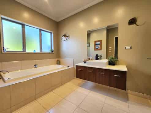 122B Rutherglen Road, Paroa