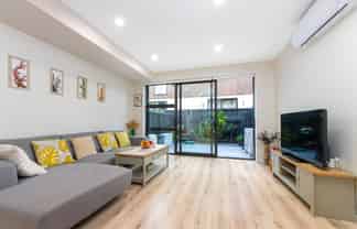 19 Peihana Road, Hobsonville