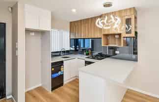 2/27 Landscape Road, Papatoetoe