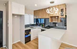 2/27 Landscape Road, Papatoetoe