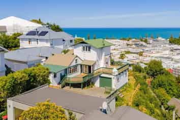 42 Cameron Road, Bluff Hill