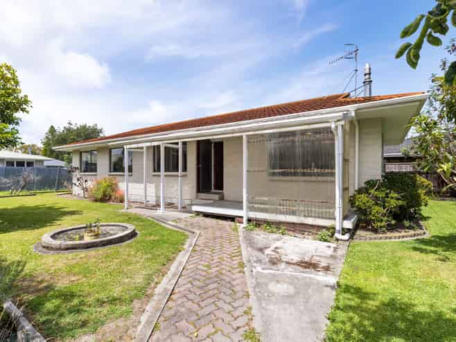 28 Keeling Street, West End