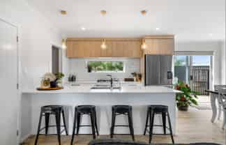 215A Ocean Road, Whangamata