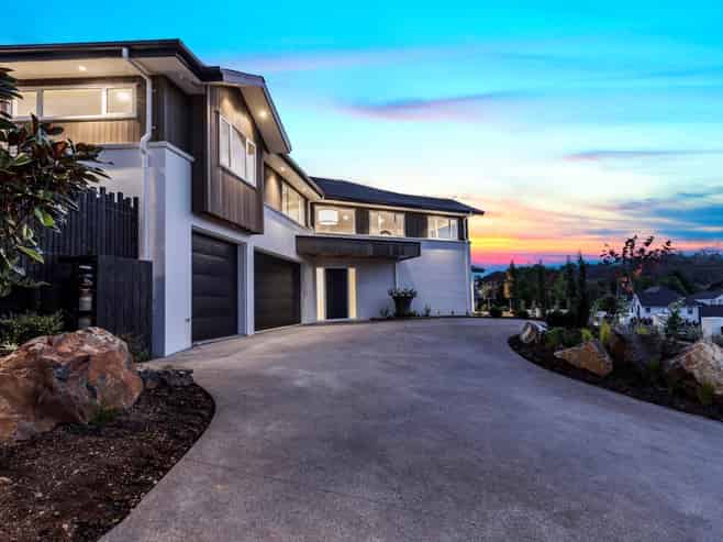 11 Henry Blyth Lane, Greenhithe