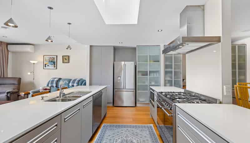 9/16 Beach Front Lane, Browns Bay