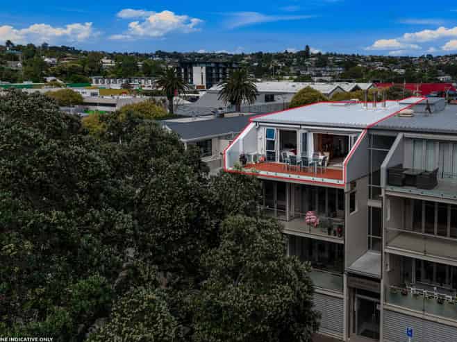 9/16 Beach Front Lane, Browns Bay