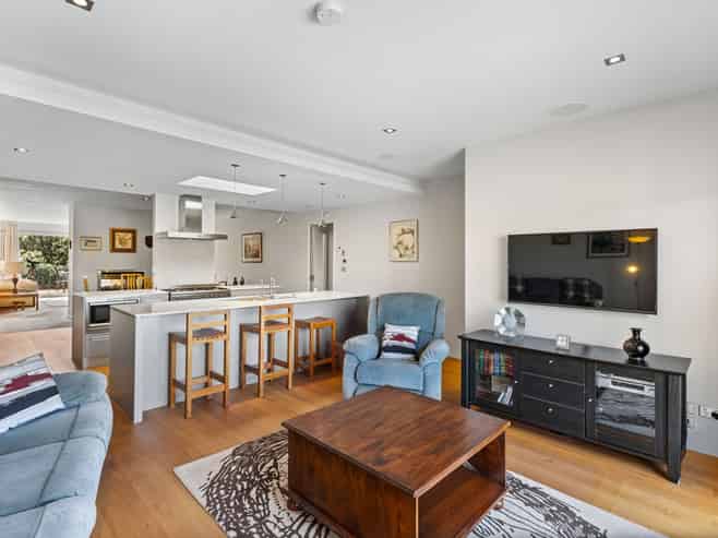 9/16 Beach Front Lane, Browns Bay