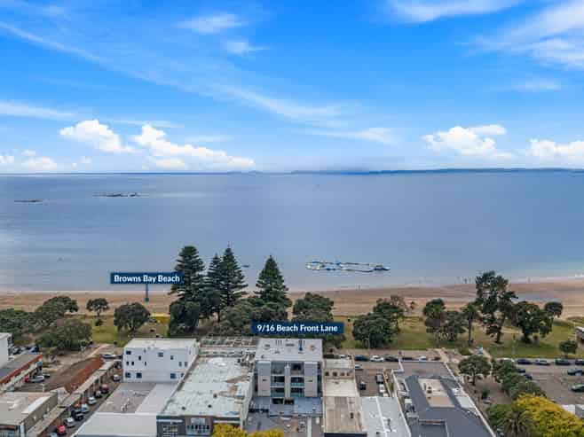9/16 Beach Front Lane, Browns Bay