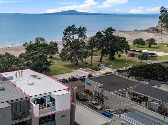 9/16 Beach Front Lane, Browns Bay