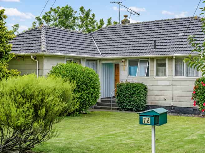 76 Court Crescent, Panmure