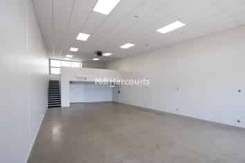 Popular Showroom Opportunity 