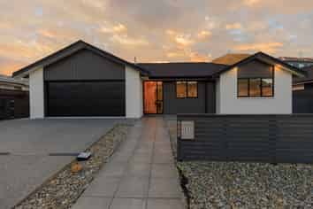 121 Melksham Drive, Churton Park