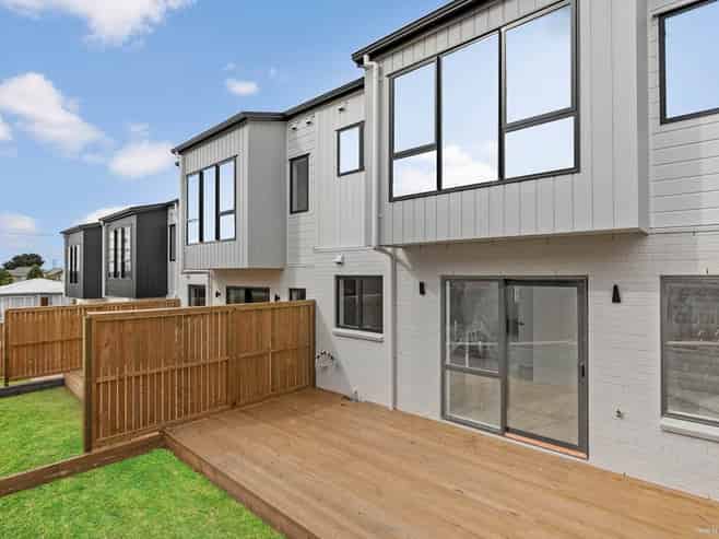 129E Barrack Road, Mount Wellington