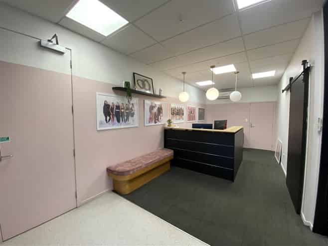 CLASSY MID-SIZED MODERN INDUSTRIAL