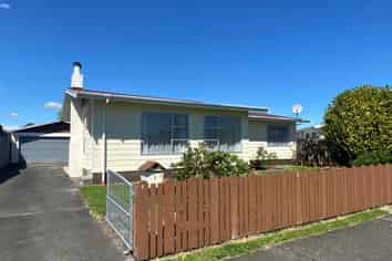 7 Dewe Avenue, Feilding