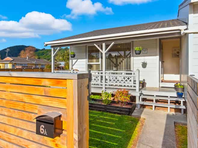 6A Buckley Grove, Paraparaumu