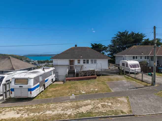 27 Spur Grove, Titahi Bay