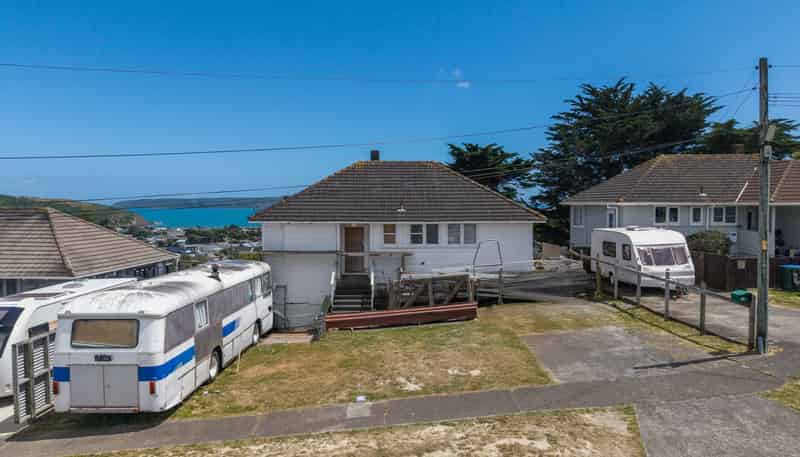 27 Spur Grove, Titahi Bay