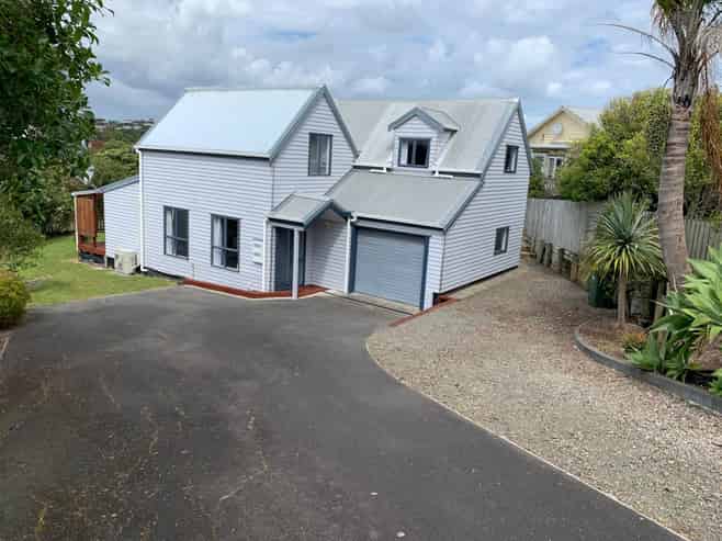 28 Jean Place, Stanmore Bay