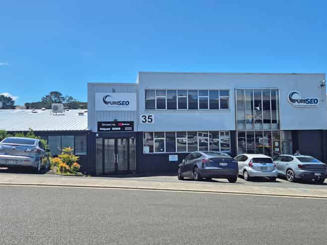 VERSATILE OFFICE/STUDIO, PRIME NORTHCOTE LOCATION
