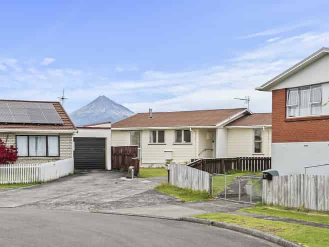 8 Kelvin Place, Westown