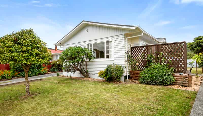 27 Momona Street, Wainuiomata