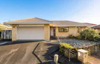 1/17 Penruddocke Road, Half Moon Bay