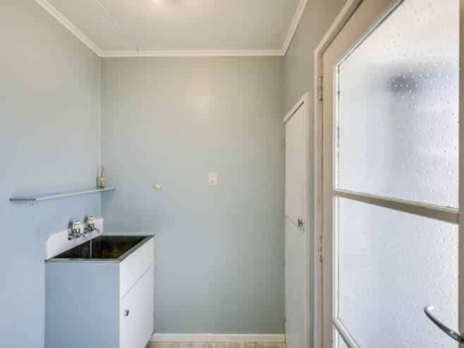 2/45 Riverbend Road, Onekawa