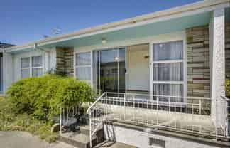 2/45 Riverbend Road, Onekawa