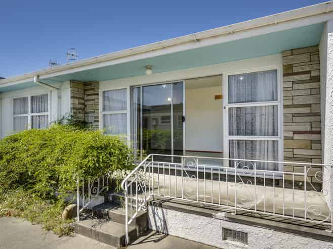 2/45 Riverbend Road, Onekawa