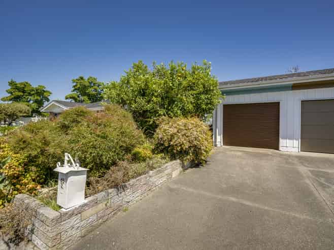 2/45 Riverbend Road, Onekawa