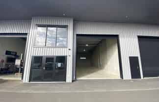 Modern Industrial Unit – Airport Precinct