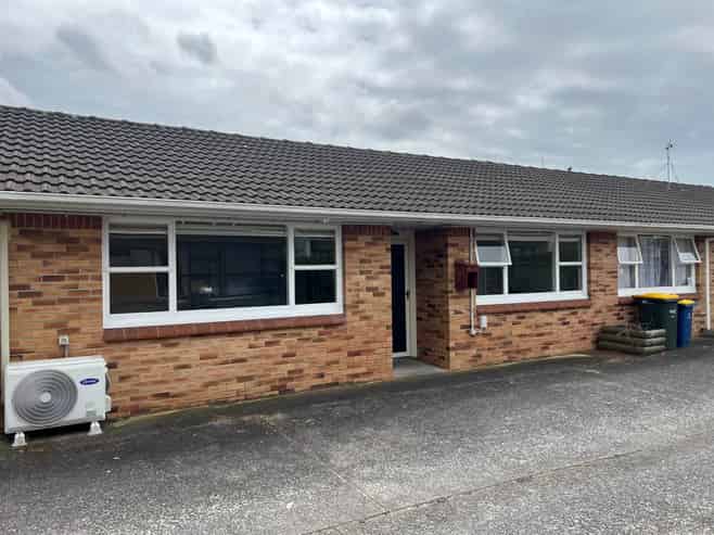 2/85 Edmonton Road, Henderson