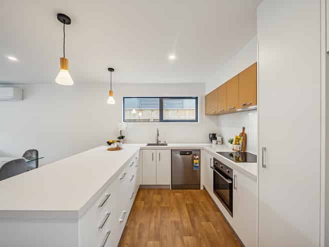2/60 Akatarawa Road, Brown Owl
