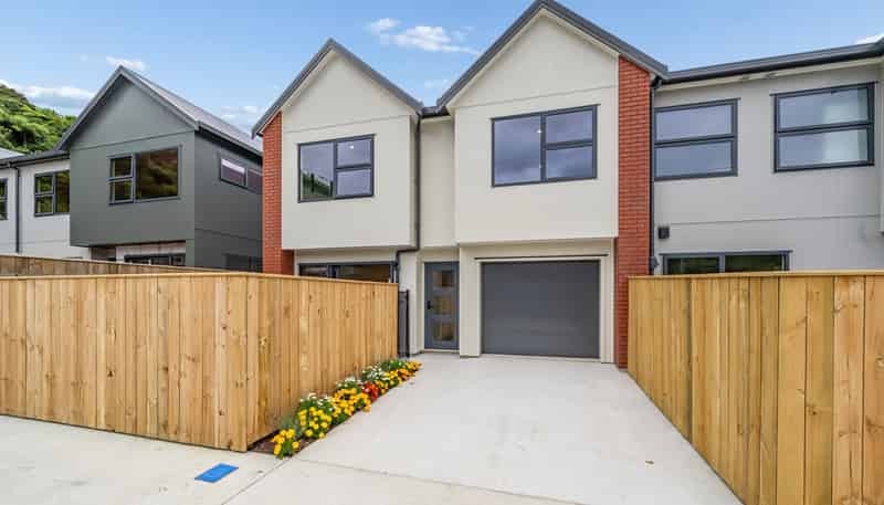 2/60 Akatarawa Road, Brown Owl