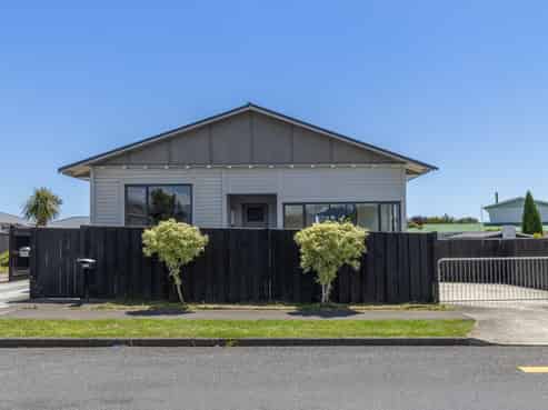 93 Tiro Tiro Road, Levin