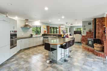 21 Emma Drive, Manakau