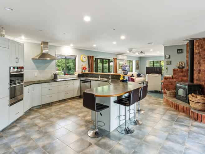 21 Emma Drive, Manakau