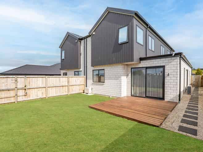 2/10 Bourn Heath Drive, Rototuna North