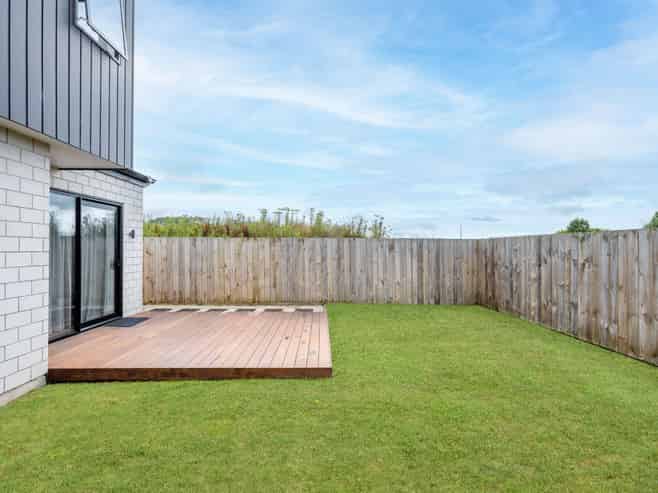 2/10 Bourn Heath Drive, Rototuna North