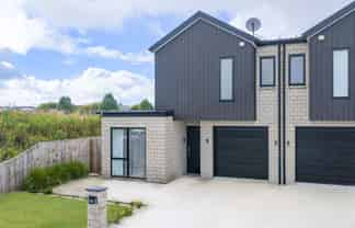 2/10 Bourn Heath Drive, Rototuna North