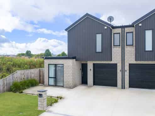 2/10 Bourn Heath Drive, Rototuna North
