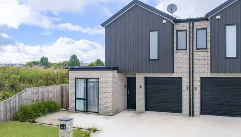 2/10 Bourn Heath Drive, Rototuna North