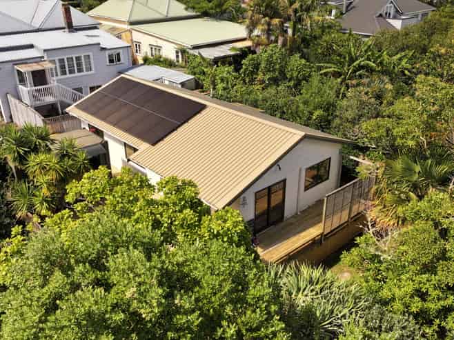 2/14 Mozeley Avenue, Devonport