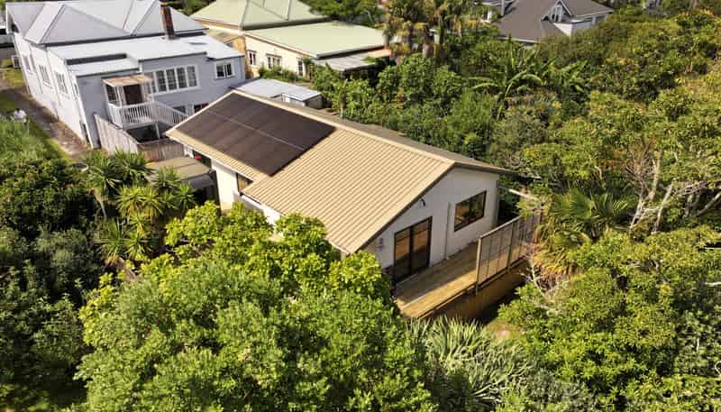 2/14 Mozeley Avenue, Devonport