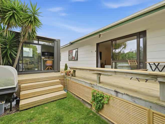 2/14 Mozeley Avenue, Devonport